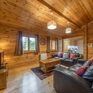 Woodland Park Lodges